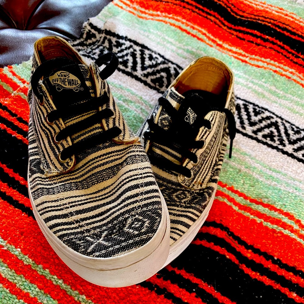 Men’s sz 8.5 Vans